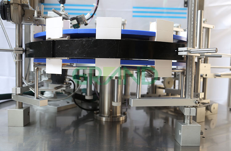 Automatic Vertical Rotary Cartoning Machine details Otomatik dikey döner kartonlama makinesi01