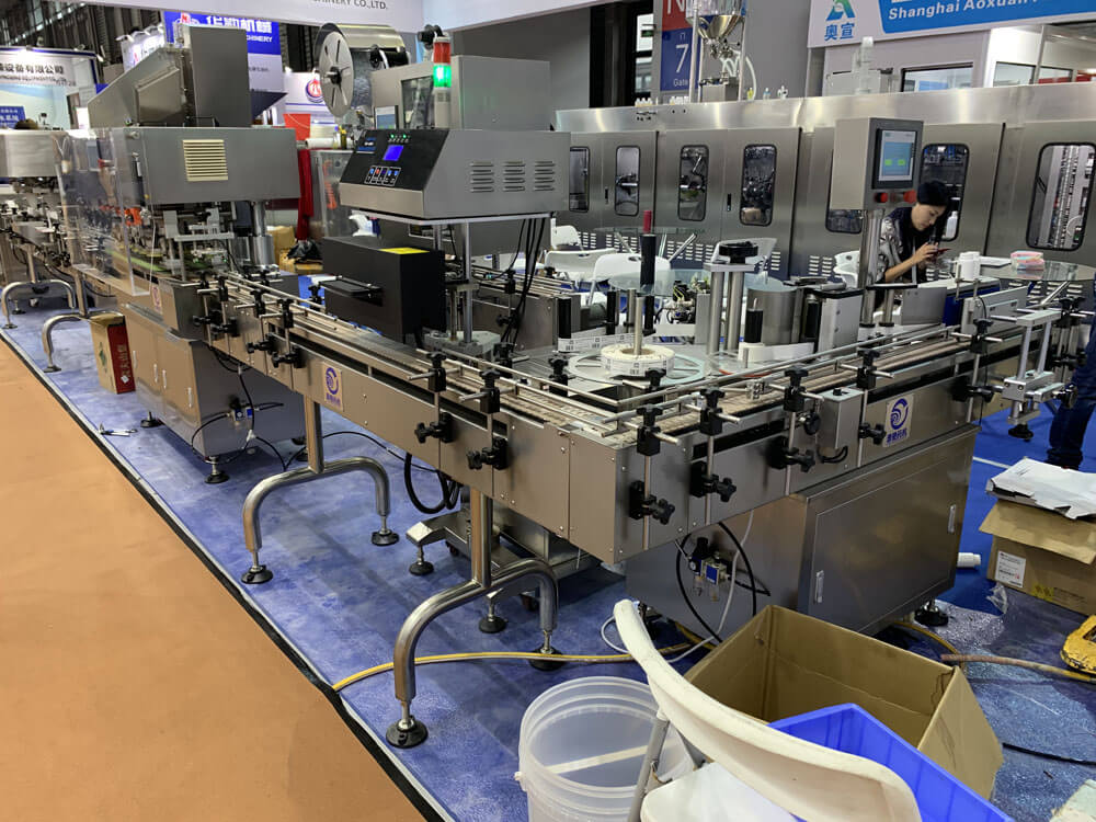 Şişe doldurma ve kapatma hattı