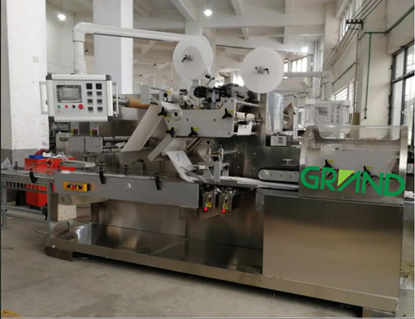 ıslak mendil katlama ve ambalaj makinesi