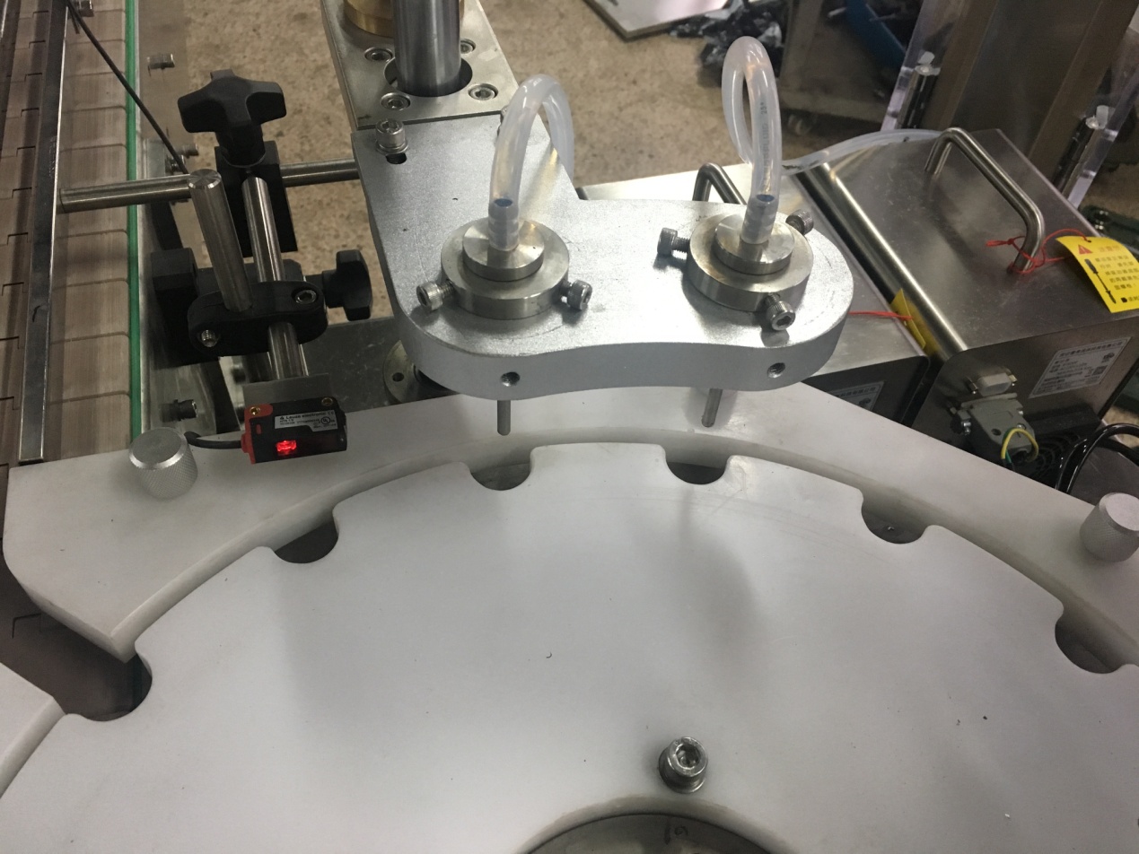 Alkol Dezenfektan Şişe Dolgusu ve Capping Makinesi03