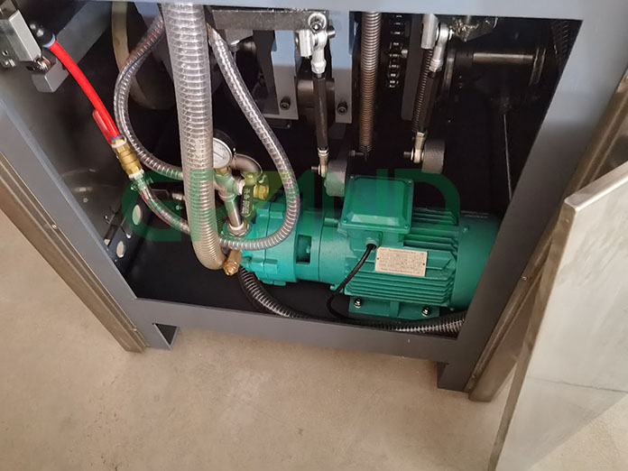 Su tipi vakum pompası ve su deposu