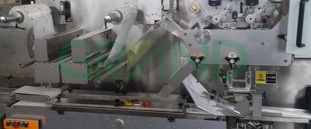 ıslak mendil katlama ve ambalaj makinesi detalis